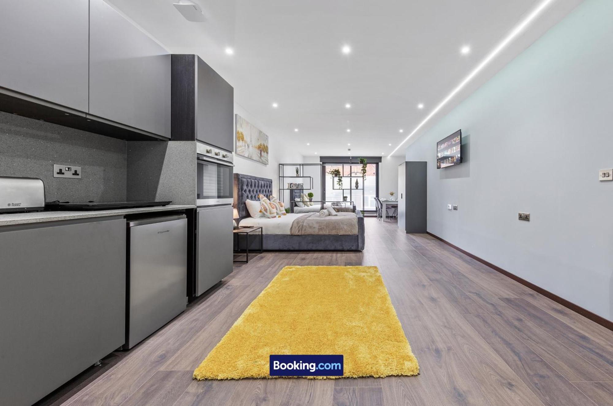 Stylish Studio Apt By Stay Smart Short Lets & Serviced Accommodation Woodstock With Free Wifi London Exteriör bild