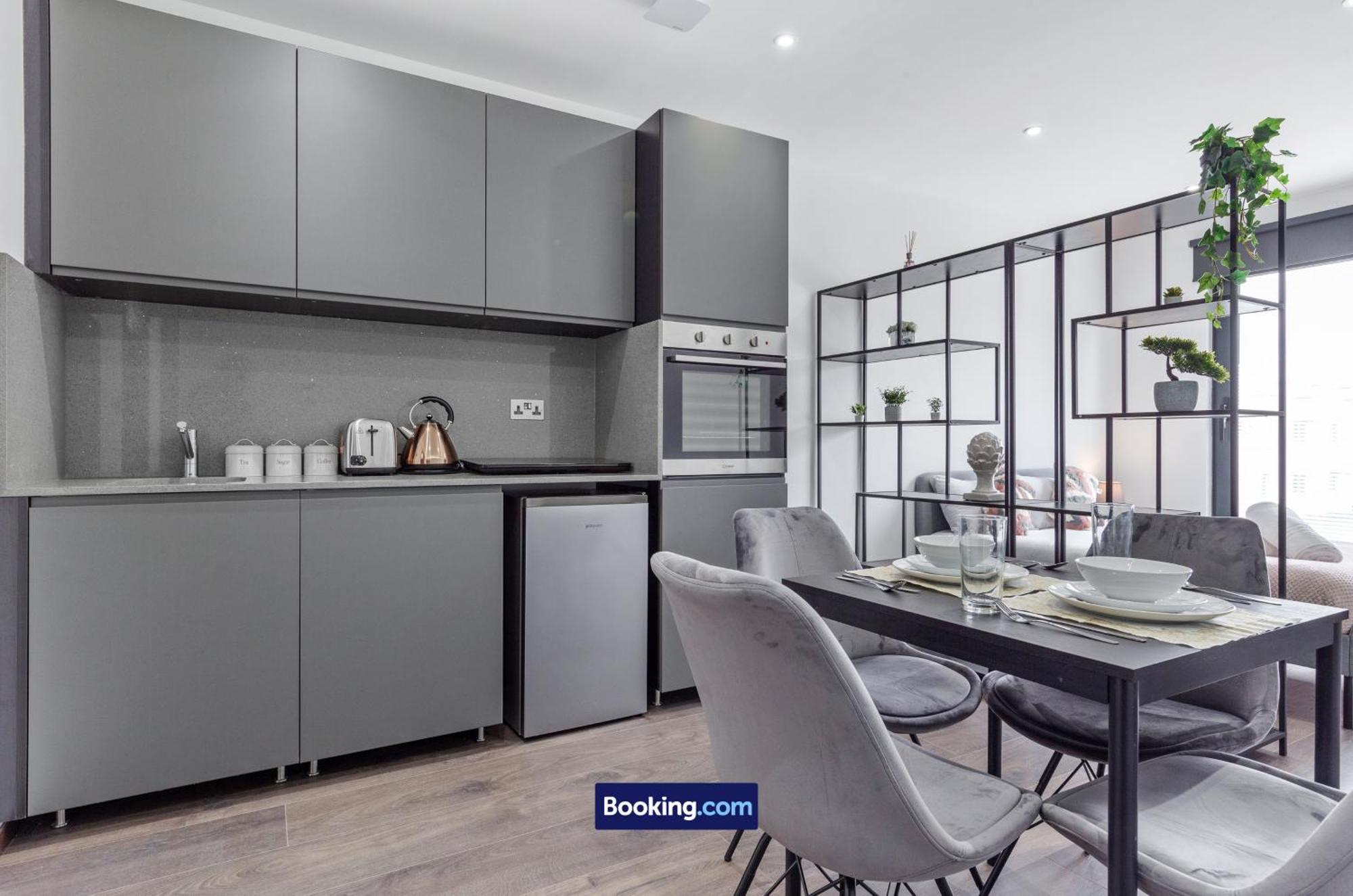 Stylish Studio Apt By Stay Smart Short Lets & Serviced Accommodation Woodstock With Free Wifi London Exteriör bild