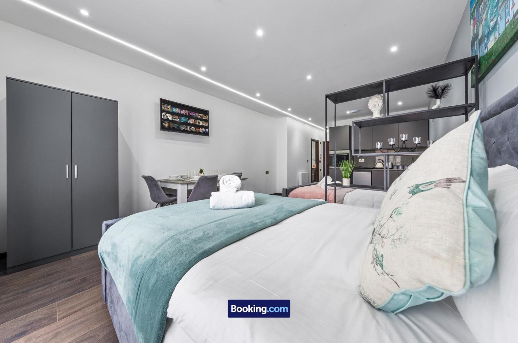Stylish Studio Apt By Stay Smart Short Lets & Serviced Accommodation Woodstock With Free Wifi London Exteriör bild