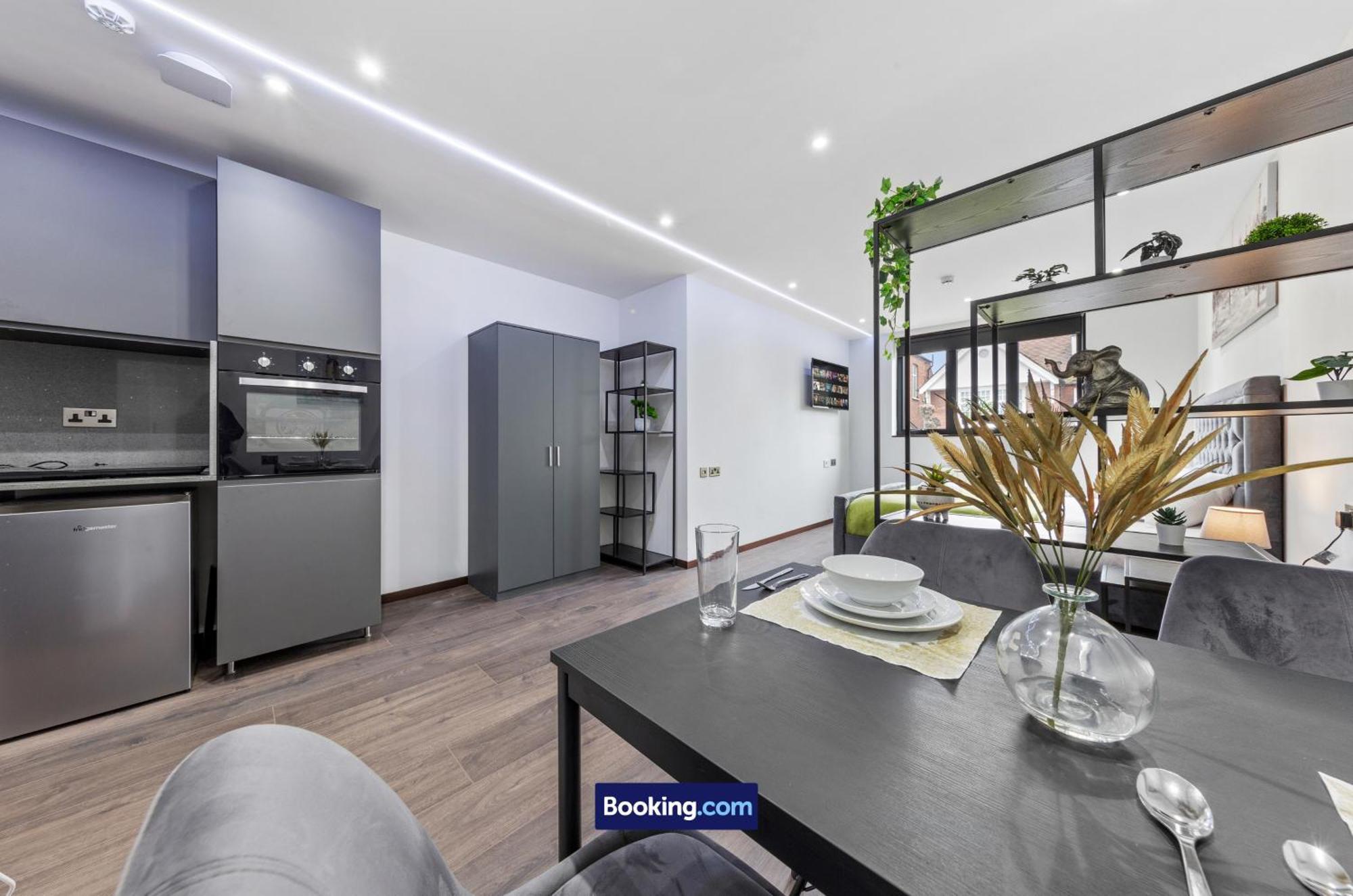 Stylish Studio Apt By Stay Smart Short Lets & Serviced Accommodation Woodstock With Free Wifi London Exteriör bild