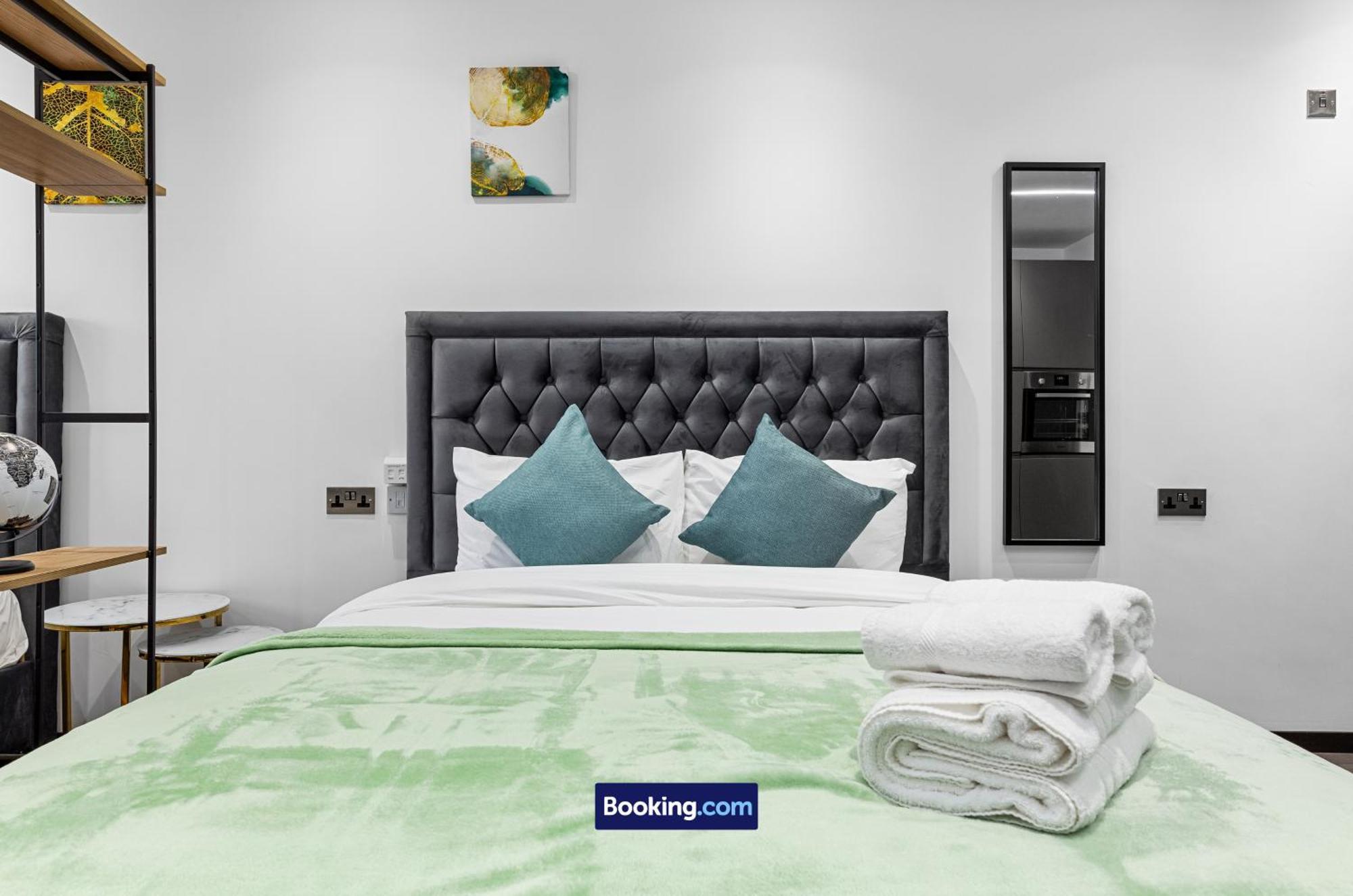 Stylish Studio Apt By Stay Smart Short Lets & Serviced Accommodation Woodstock With Free Wifi London Exteriör bild